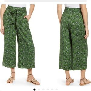 Hinge SMALL floral plant print wide leg crop pants green flowy